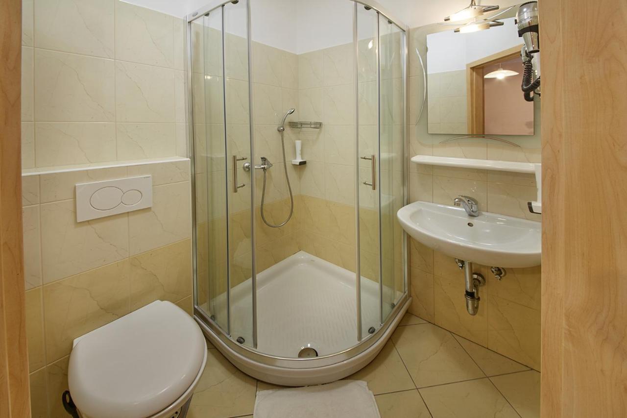 Rute Hotel And Apartments Kranjska Gora Ngoại thất bức ảnh
