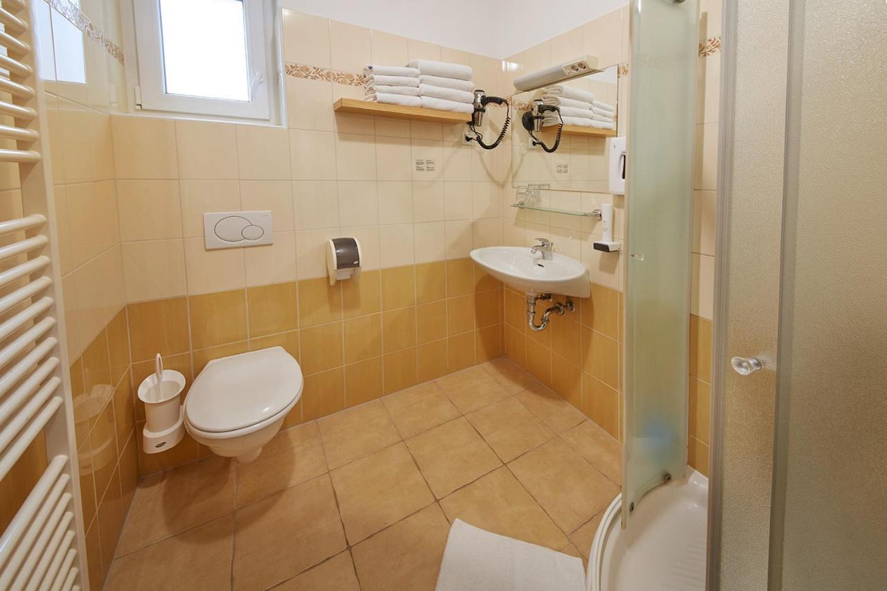 Rute Hotel And Apartments Kranjska Gora Ngoại thất bức ảnh