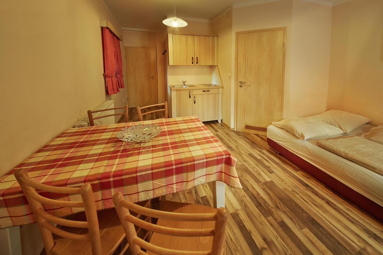Rute Hotel And Apartments Kranjska Gora Ngoại thất bức ảnh