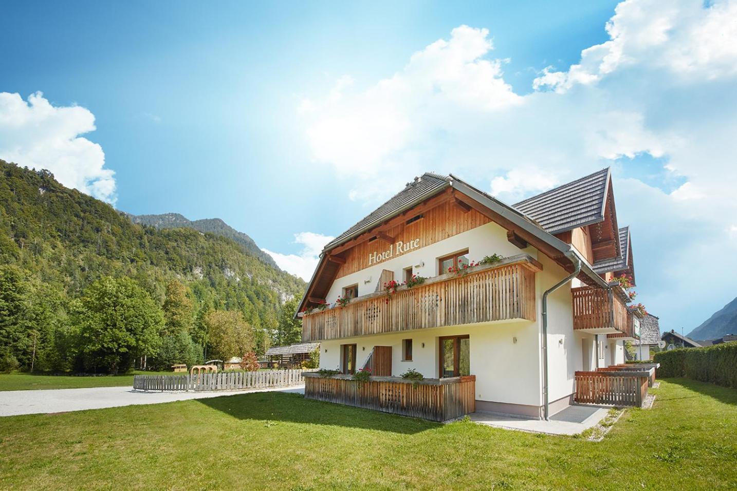 Rute Hotel And Apartments Kranjska Gora Ngoại thất bức ảnh